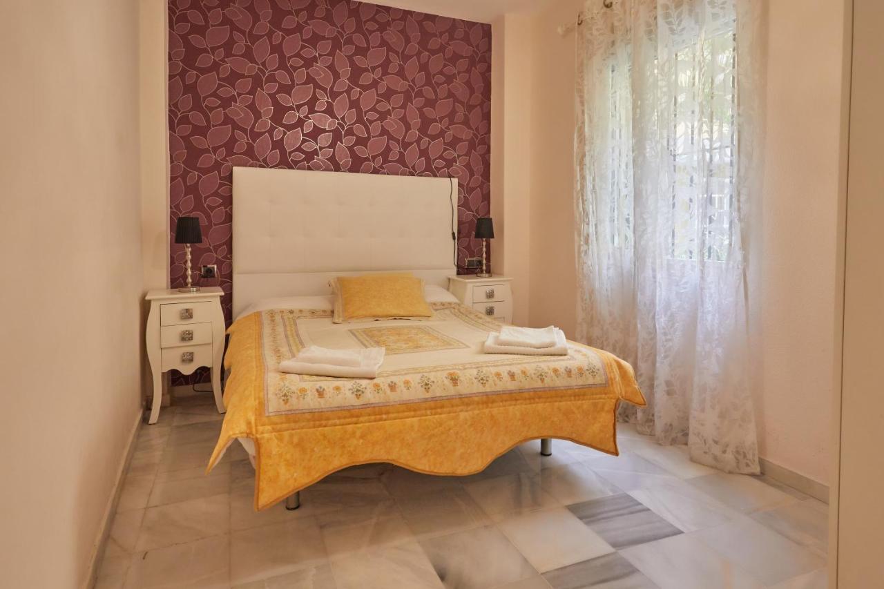 Two Bedrooms Leonor Davalos Севілья Екстер'єр фото